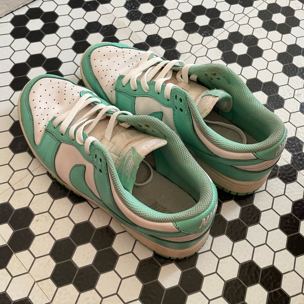 Nike Dunk Low Green Glow